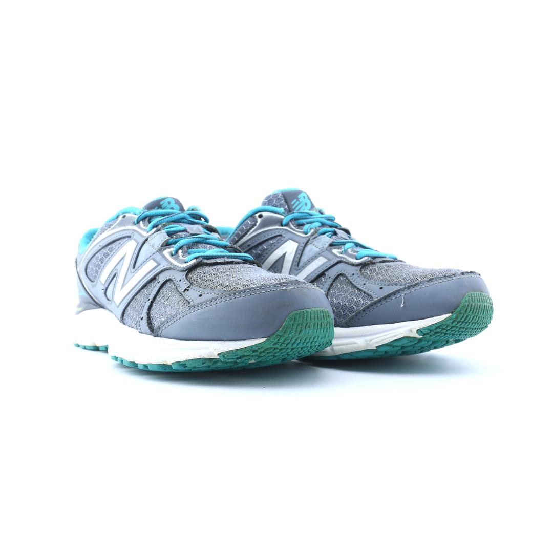 NEW BALANCE 560V6