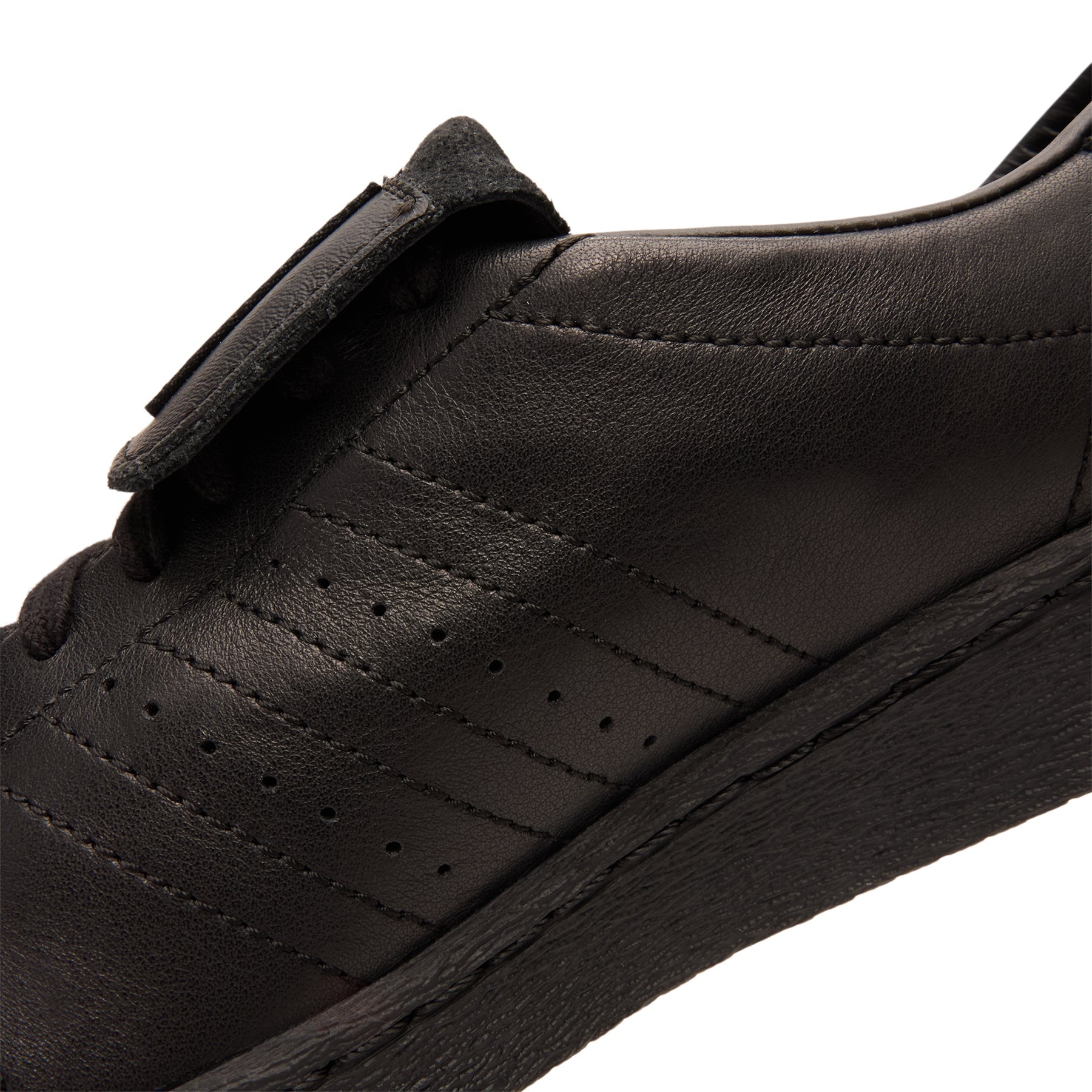 Adidas Chavarria Jabbar Low (CBLACK/CBLACK/GOLDMT)