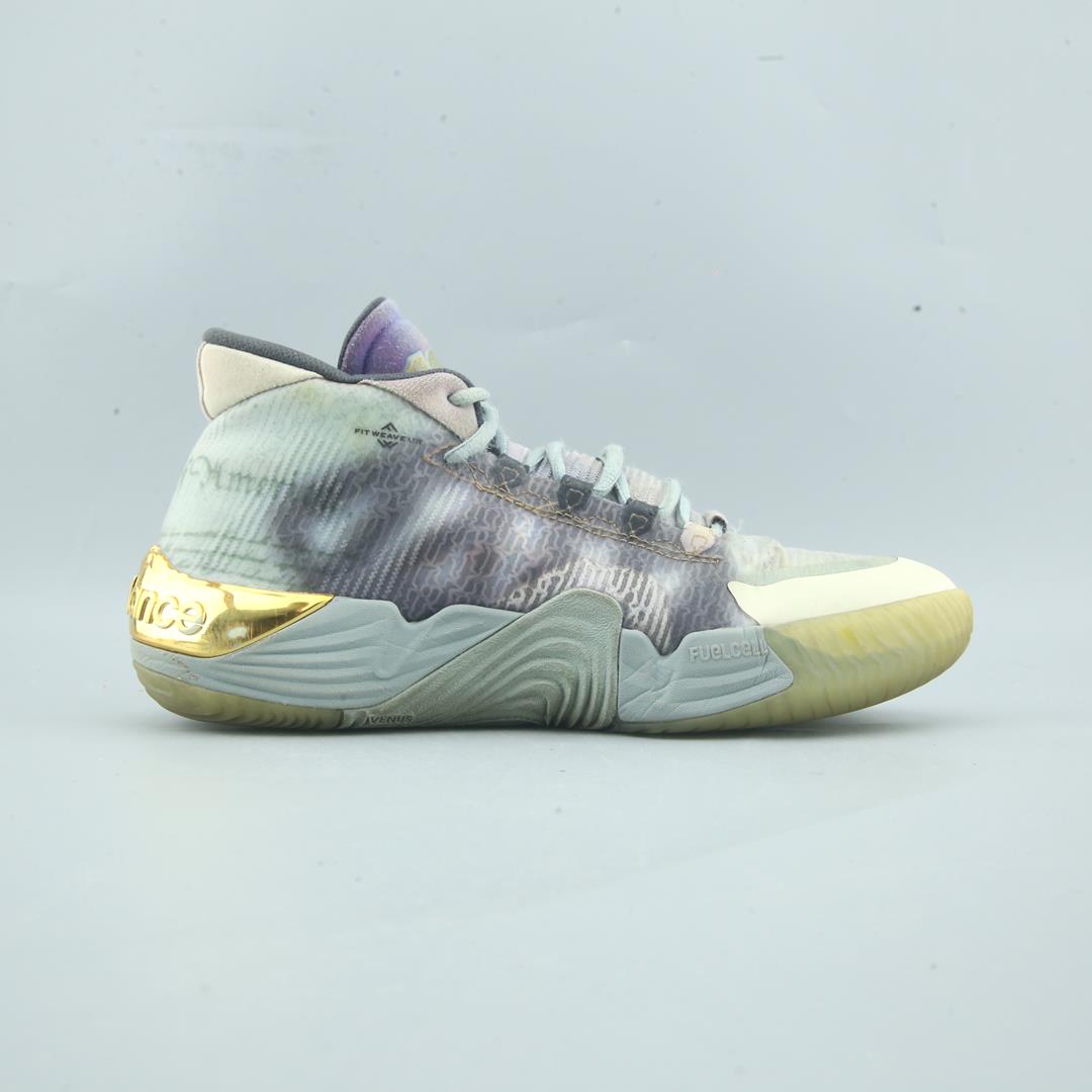 NEW BALANCE KAWHI 2