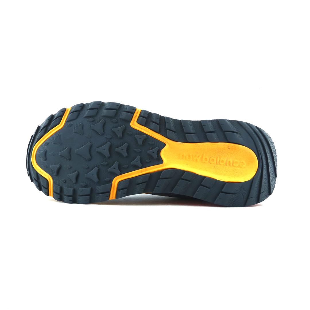NEW BALANCE 690 AT