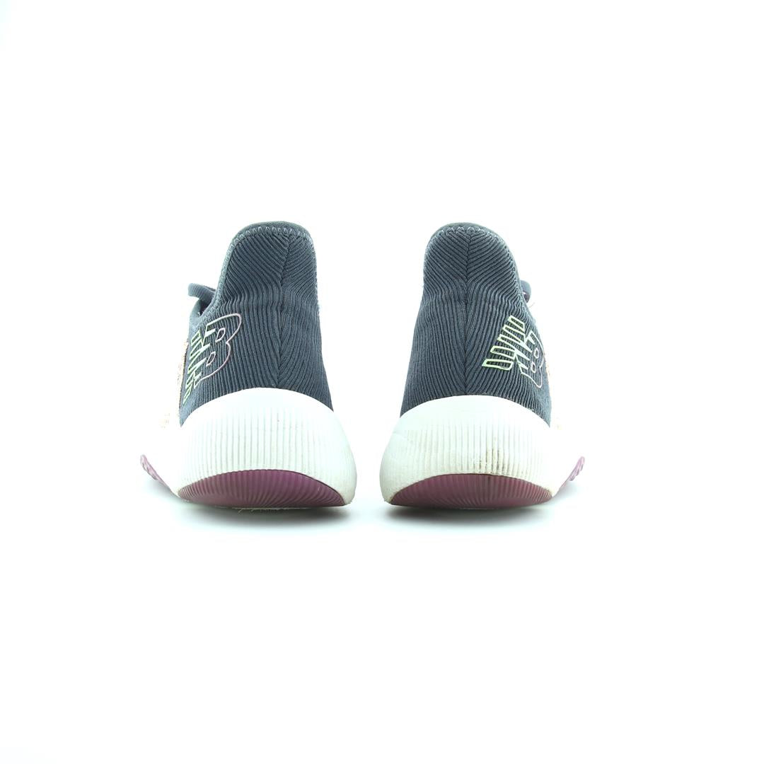 NEW BALANCE FUELCELL REBEL PERFOMANACE