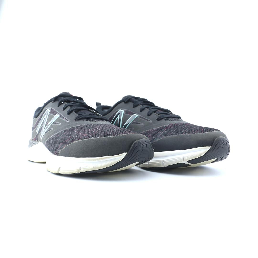 NEW BALANCE 713