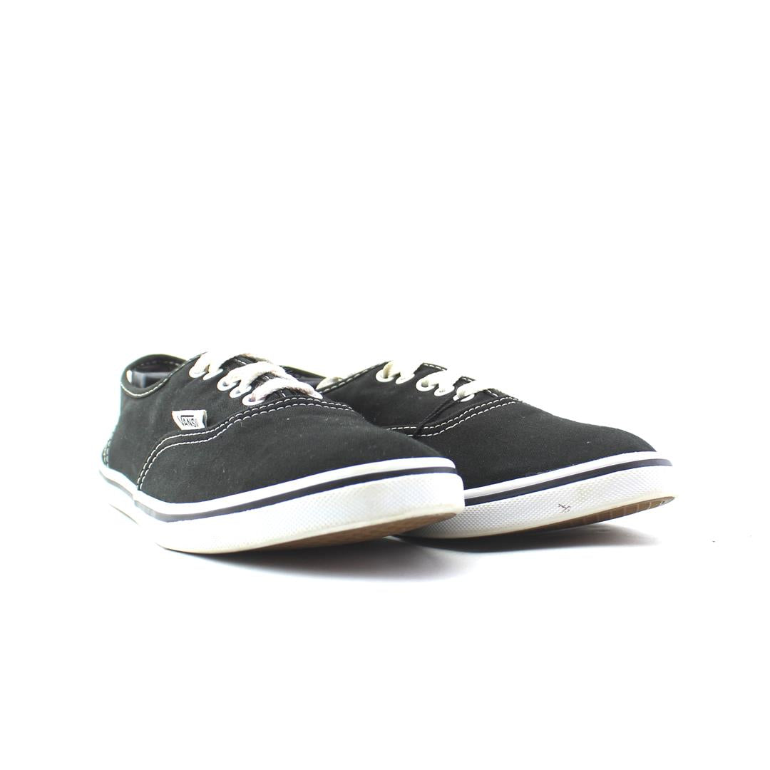 VANS AUTHENTIC
