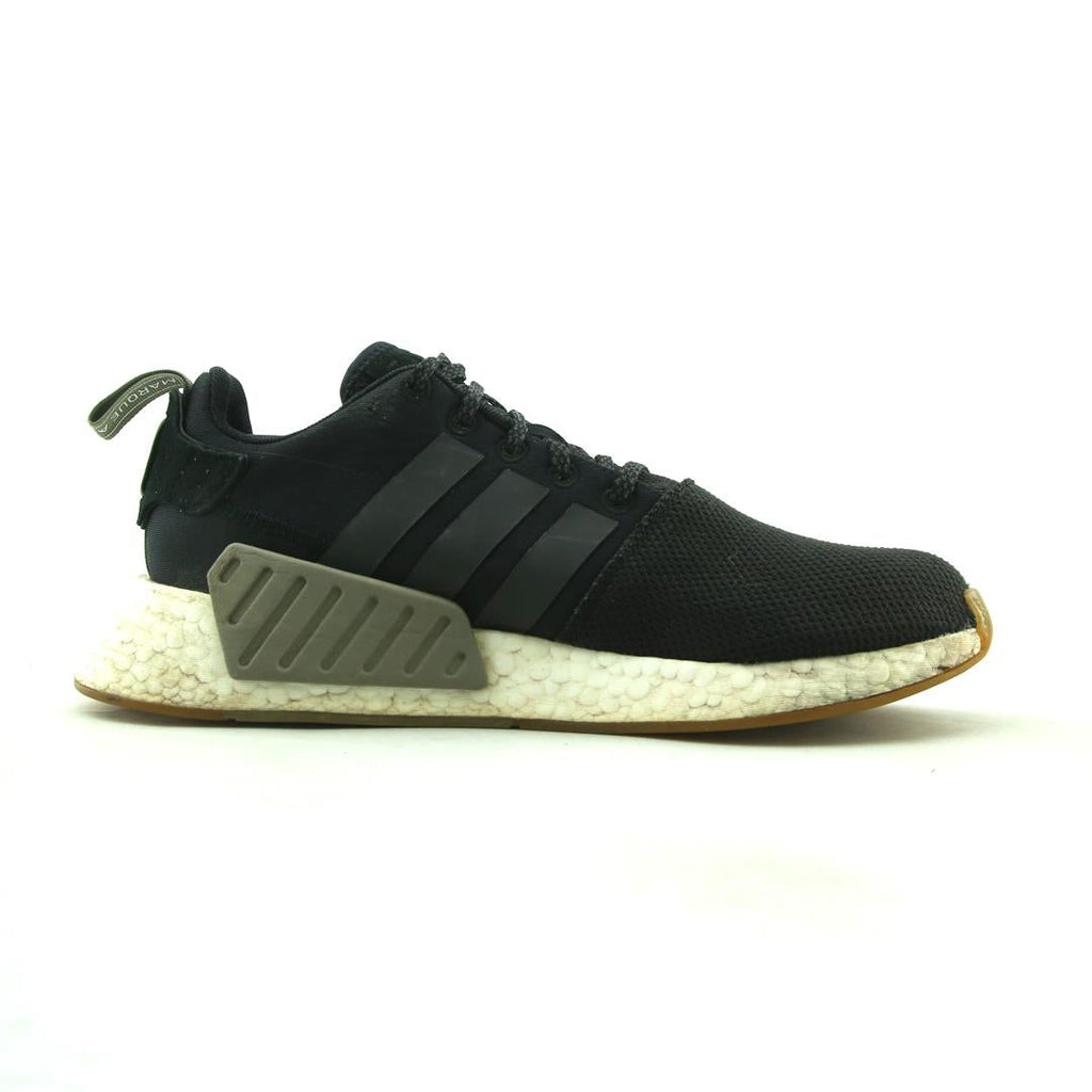 ADIDAS  NMD R2
