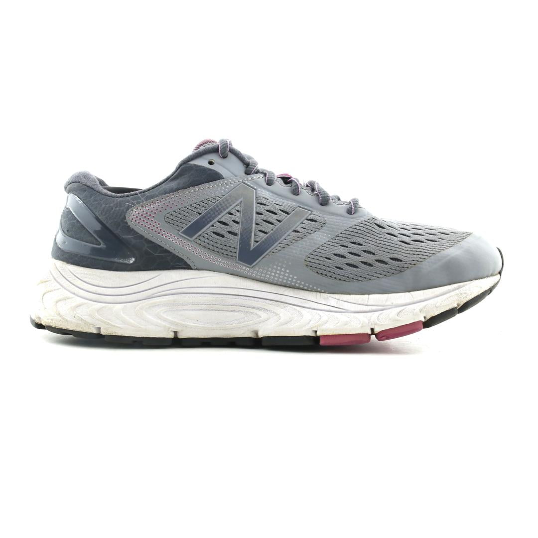 NEW BALANCE 840V4
