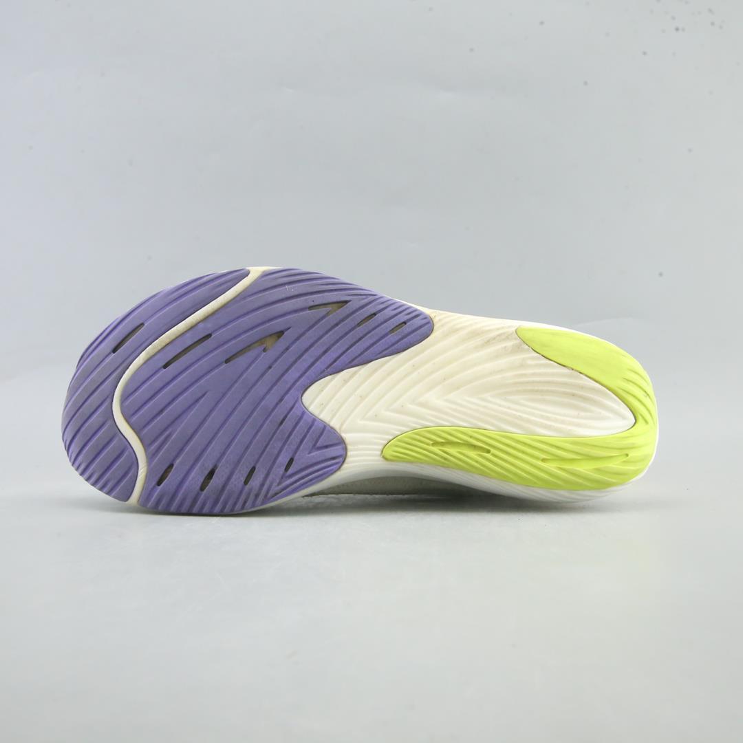 NEW BALANCE FUELCELL REBEL V3
