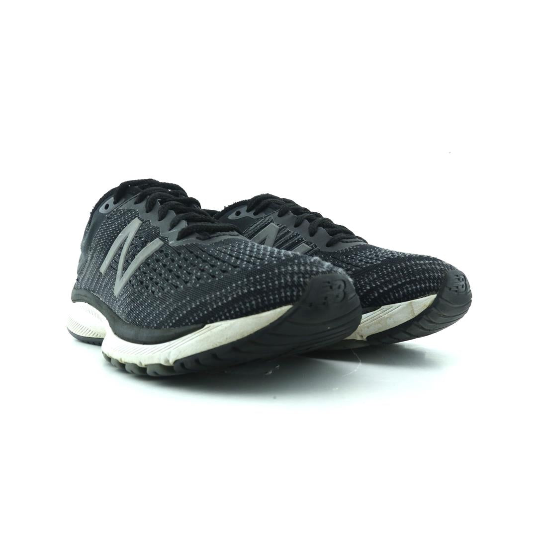 NEW BALANCE 860 V10