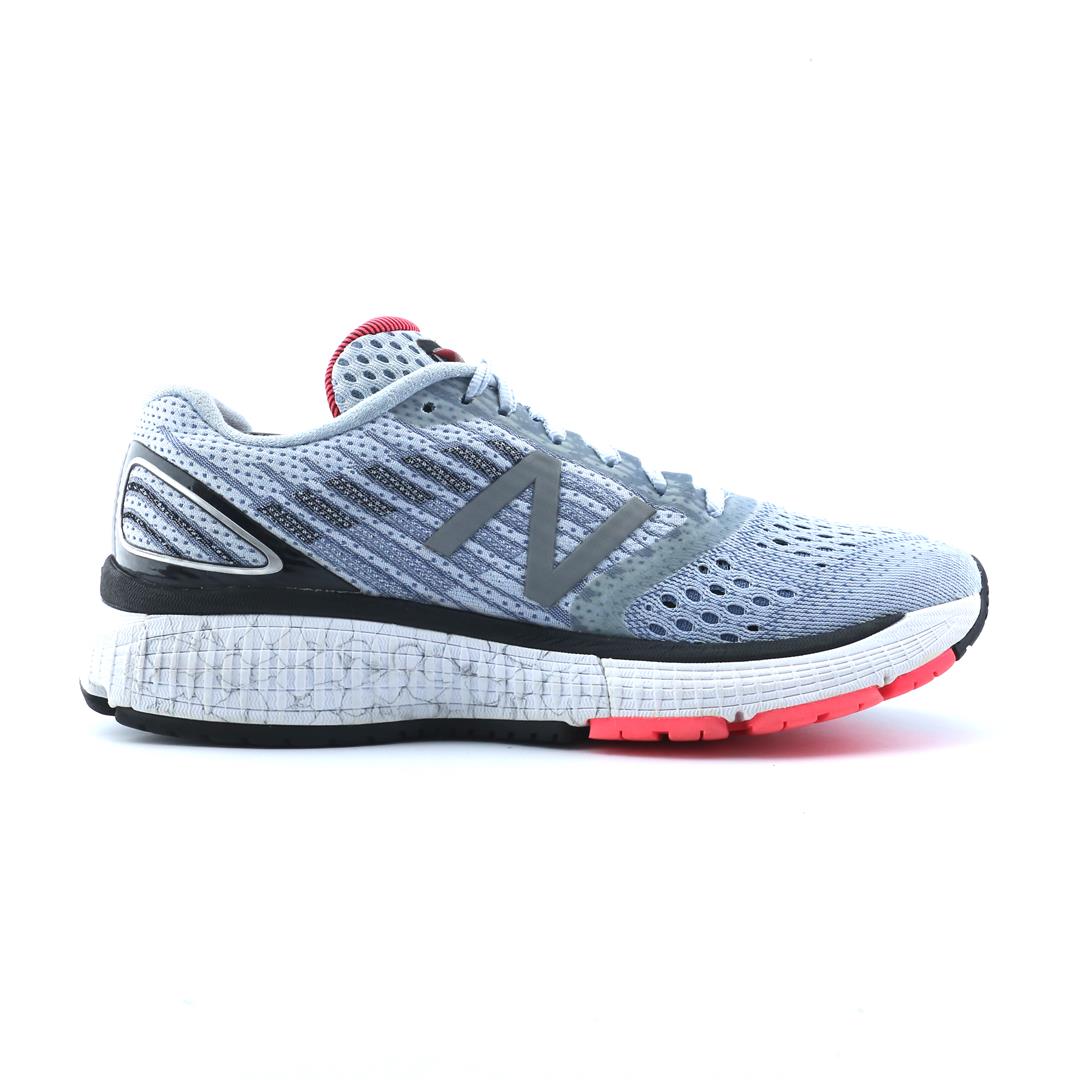 NEW BALANCE 860 V9
