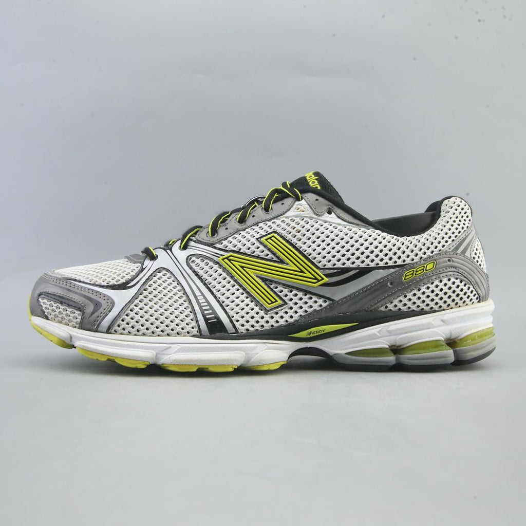 NEW BALANCE 880