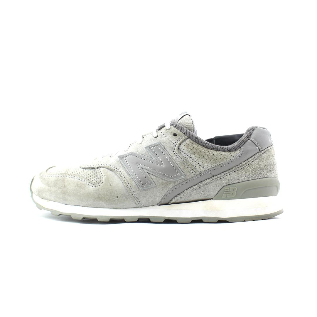 NEW BALANCE 696