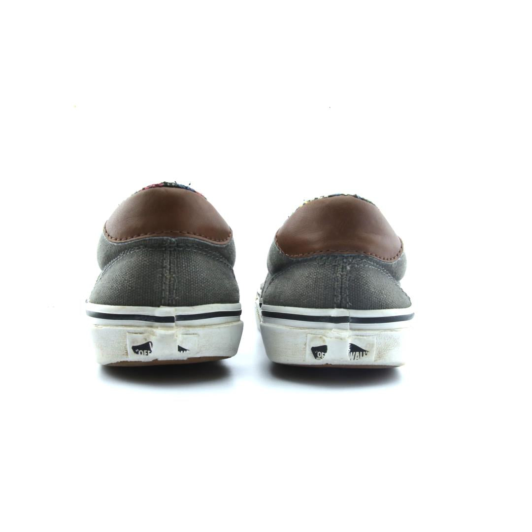 VANS AUTHENTIC