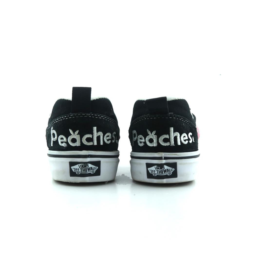 VANS X PEACHES. KNU-SKOOL