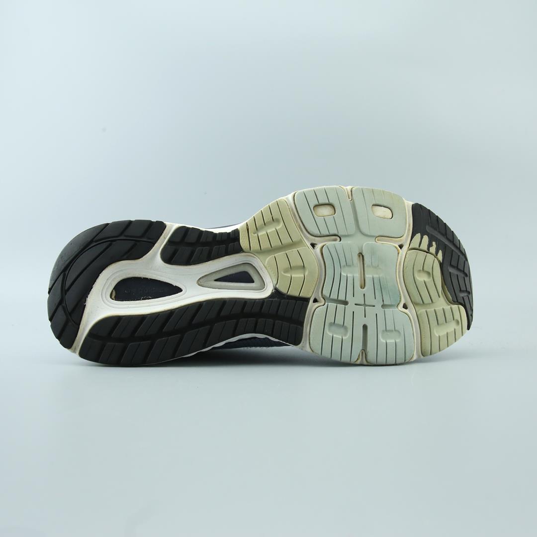 NEW BALANCE 880V9