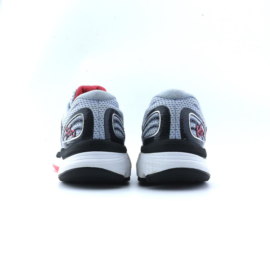 NEW BALANCE 860 V9
