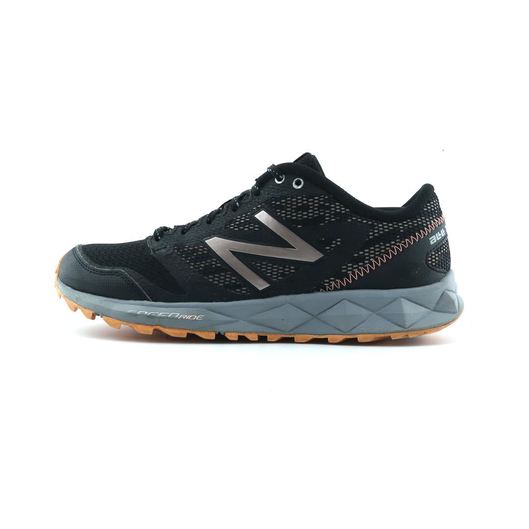 NEW BALANCE 590 V2