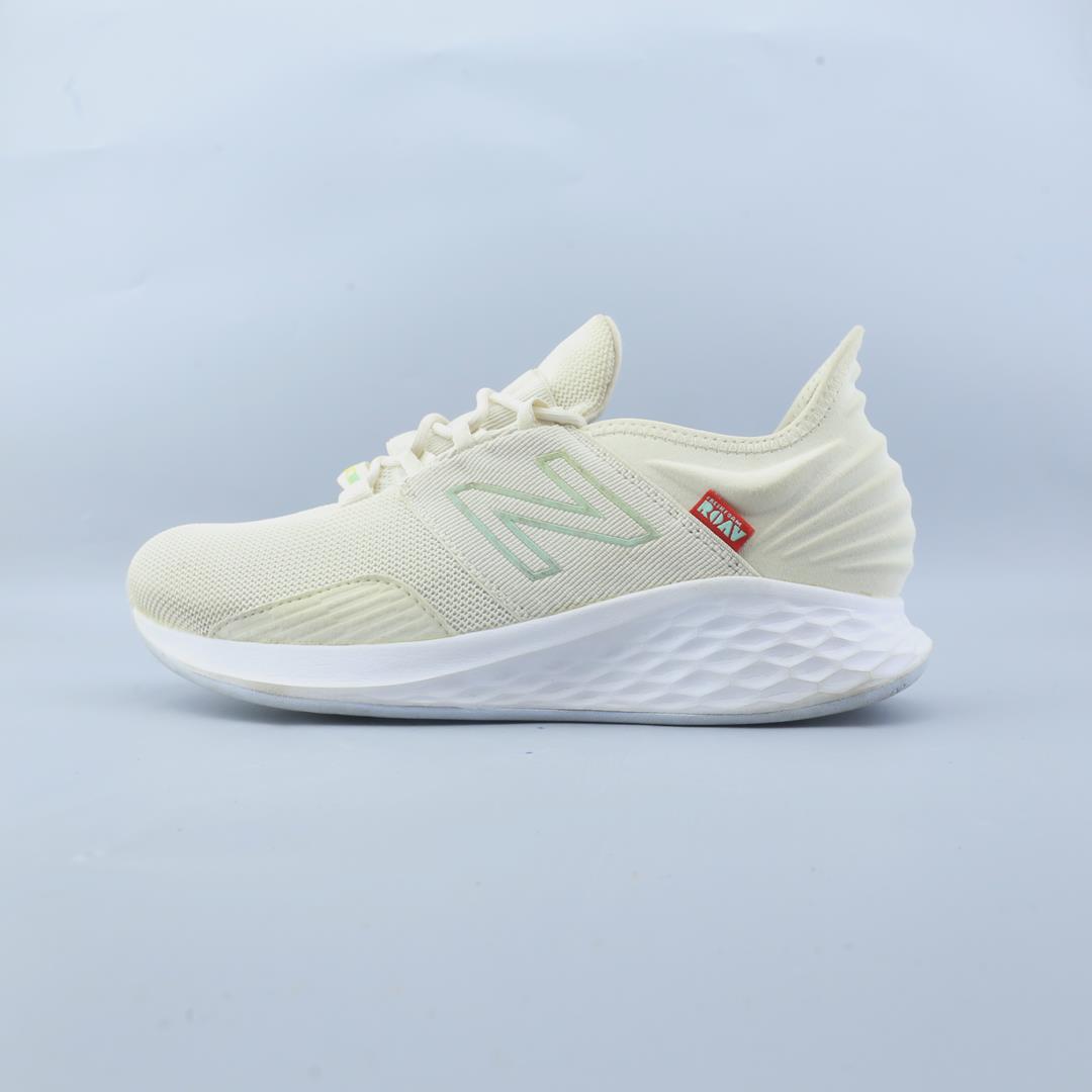 NEW BALANCE FRESH FOAM ROAV