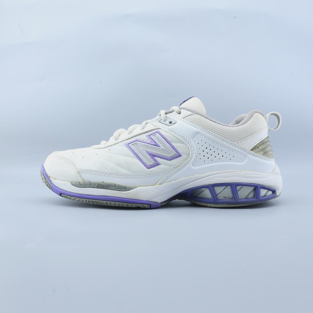 NEW BALANCE 806