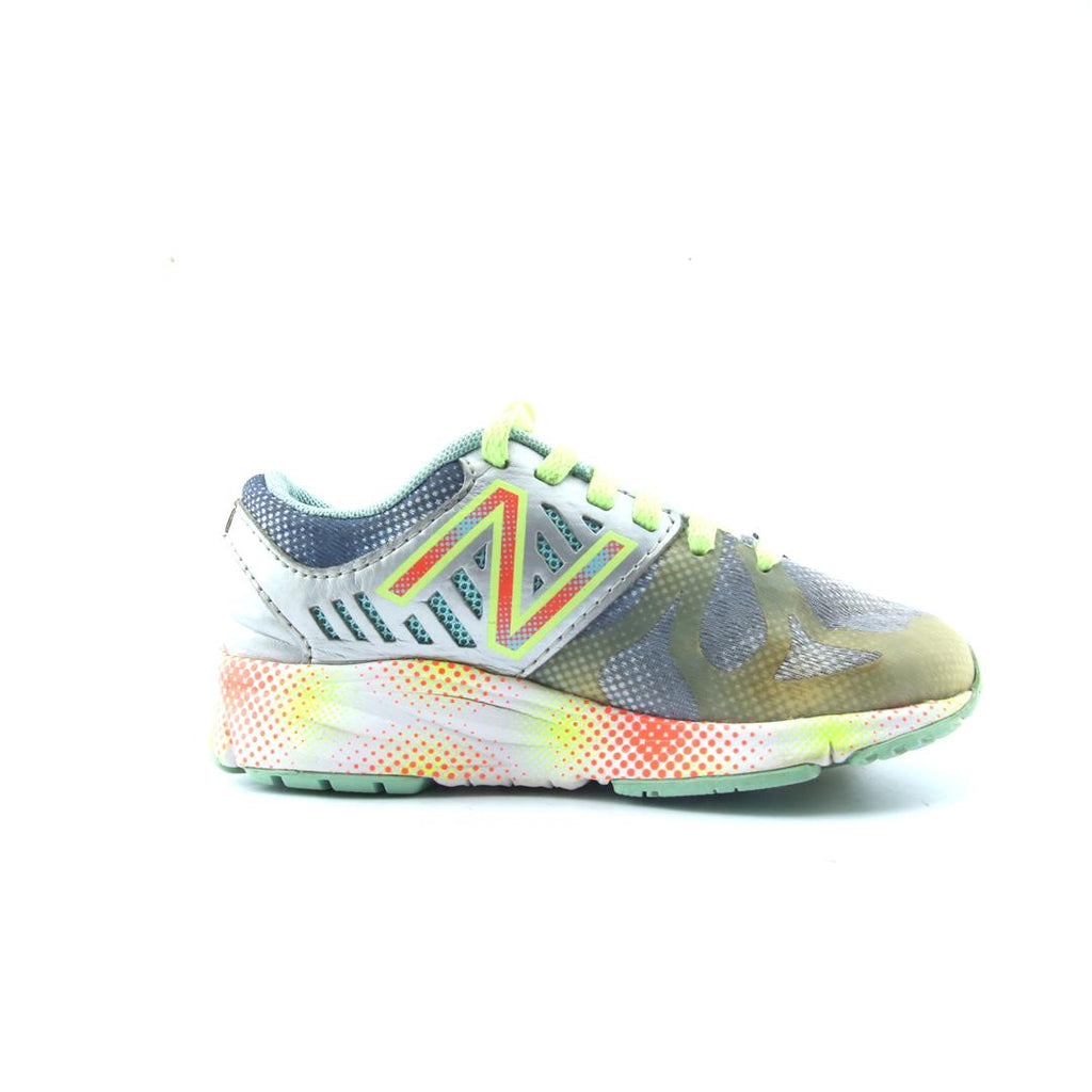 NEW BALANCE 200