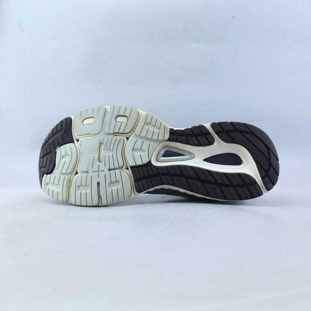 NEW BALANCE 880V9