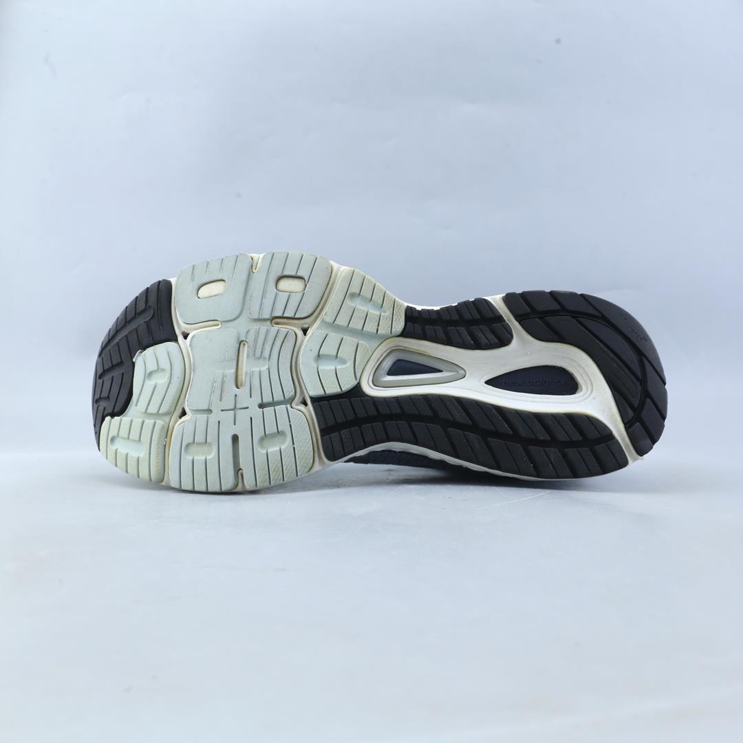 NEW BALANCE 880V9
