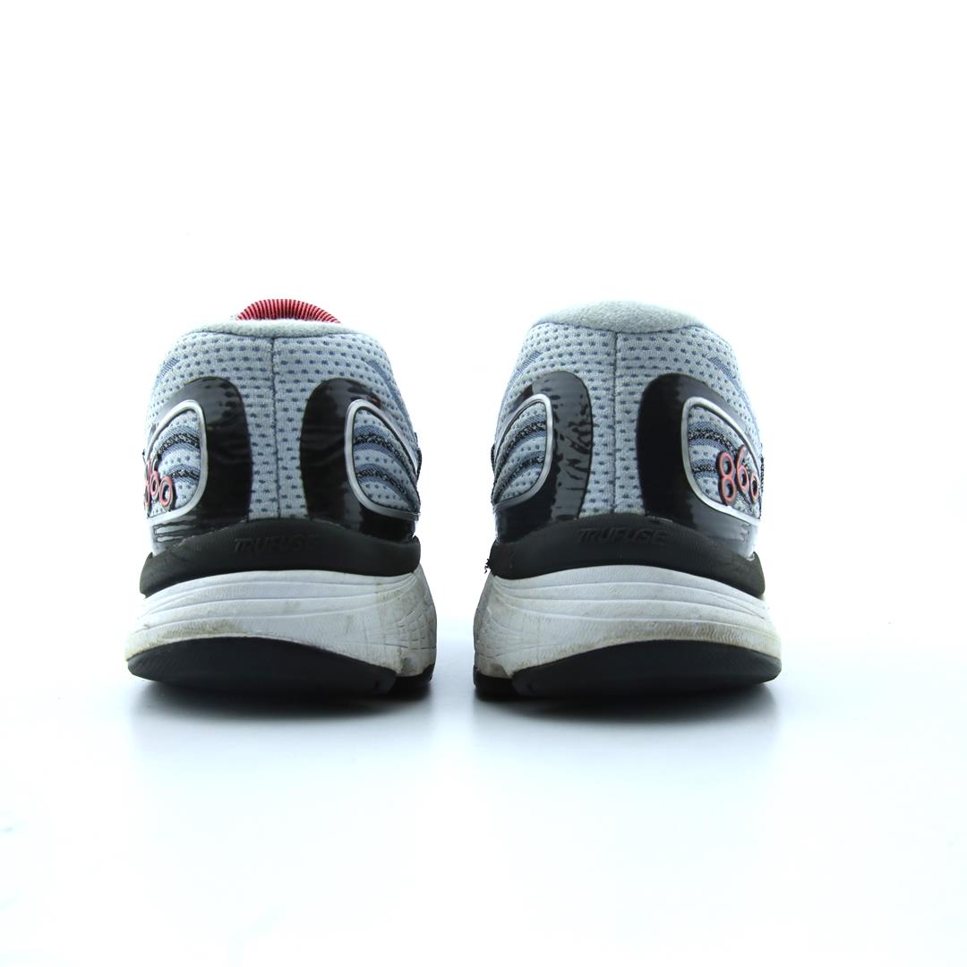 NEW BALANCE 860V9