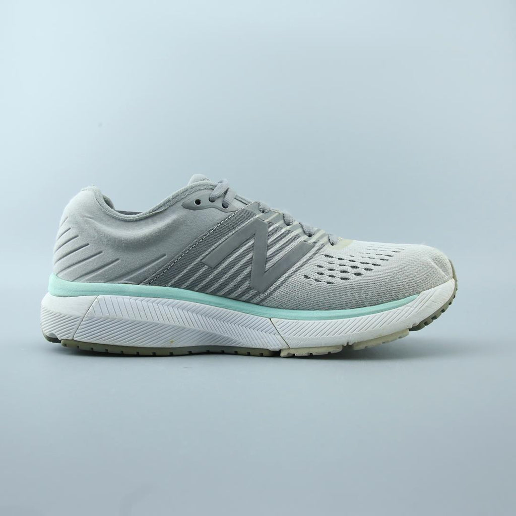 NEW BALANCE 860V10