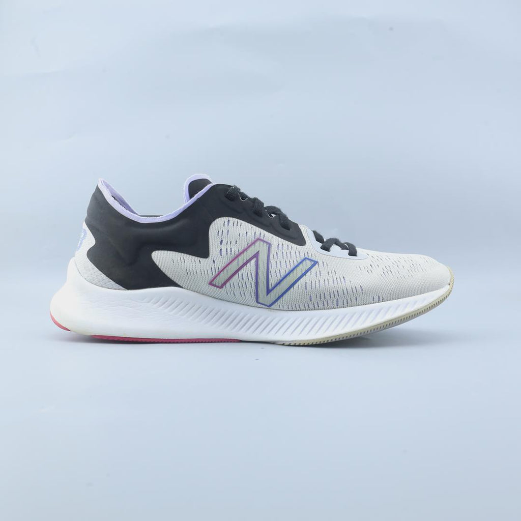 NEW BALANCE PESU V1