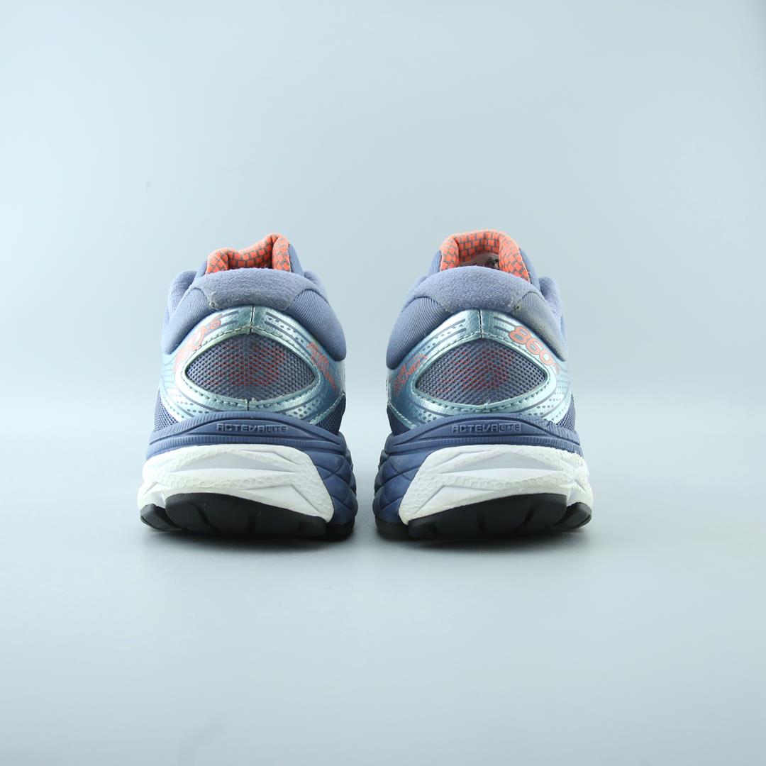 NEW BALANCE 860V6