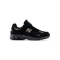 New Balance 2002R Gore-Tex (Black/Magnet)