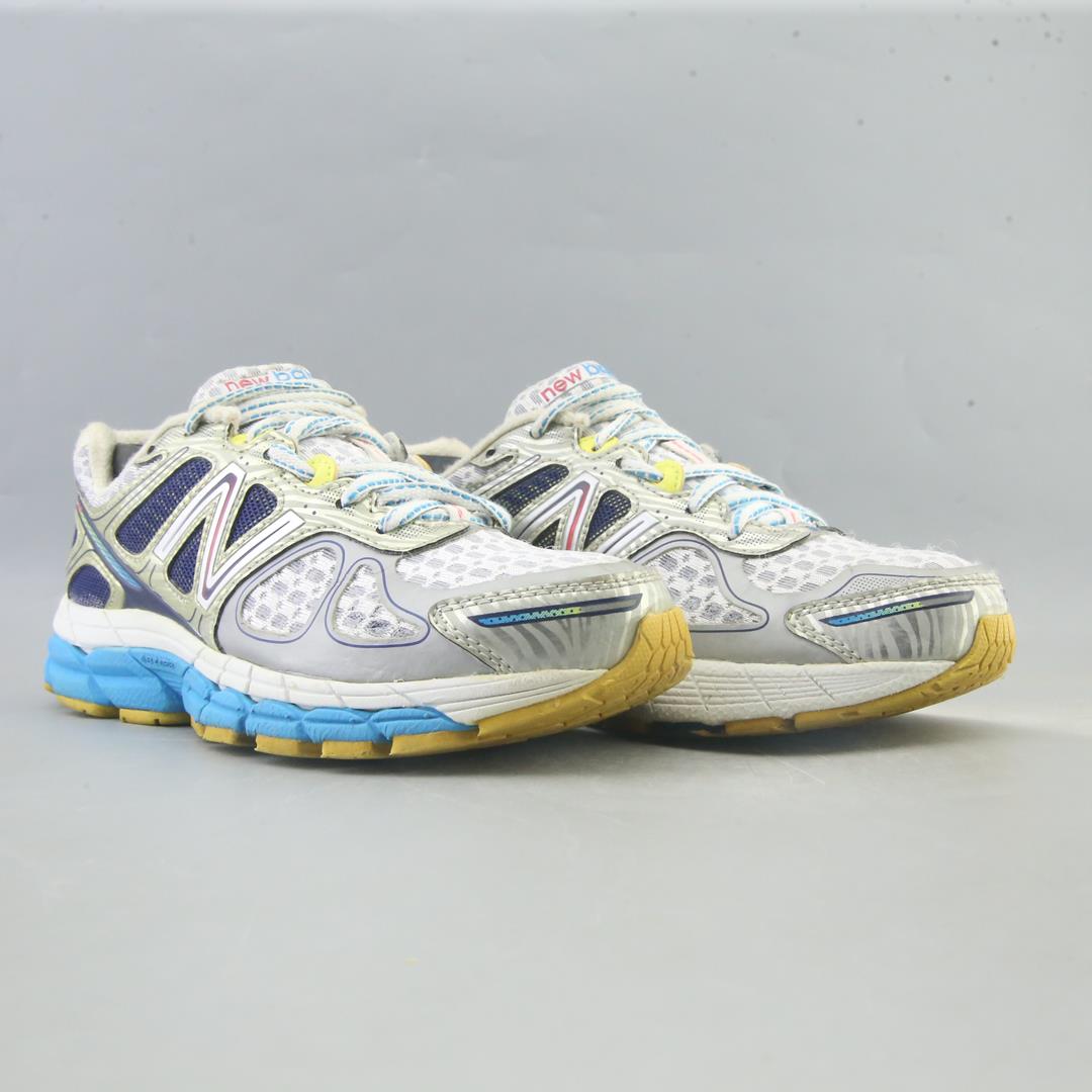 NEW BALANCE 860V4