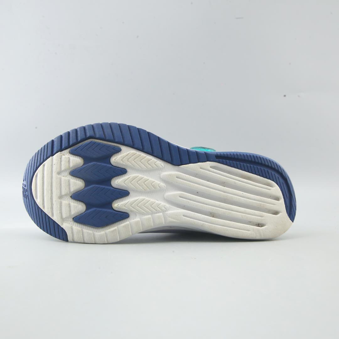 NEW BALANCE FUELCORE REVEAL V3