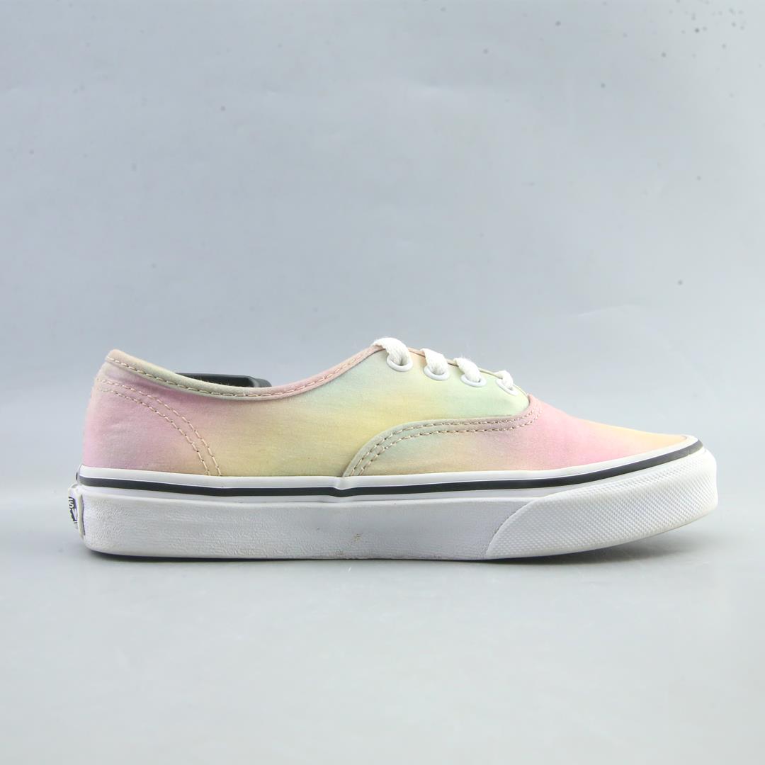 VANS AUTHENTIC
