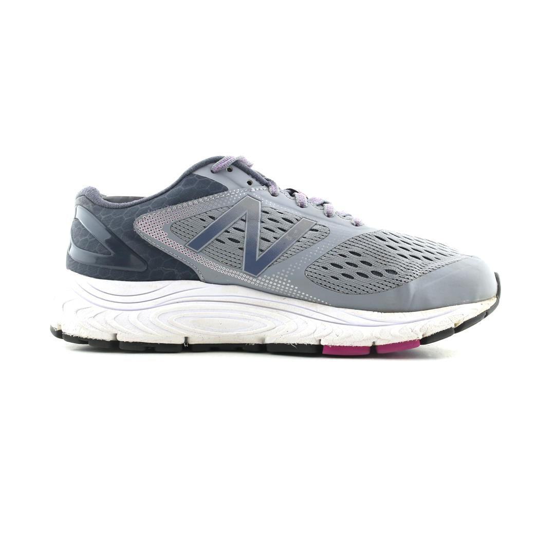 NEW BALANCE 840 V4