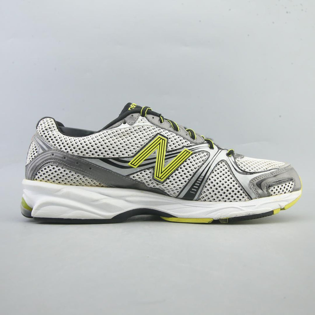 NEW BALANCE 880