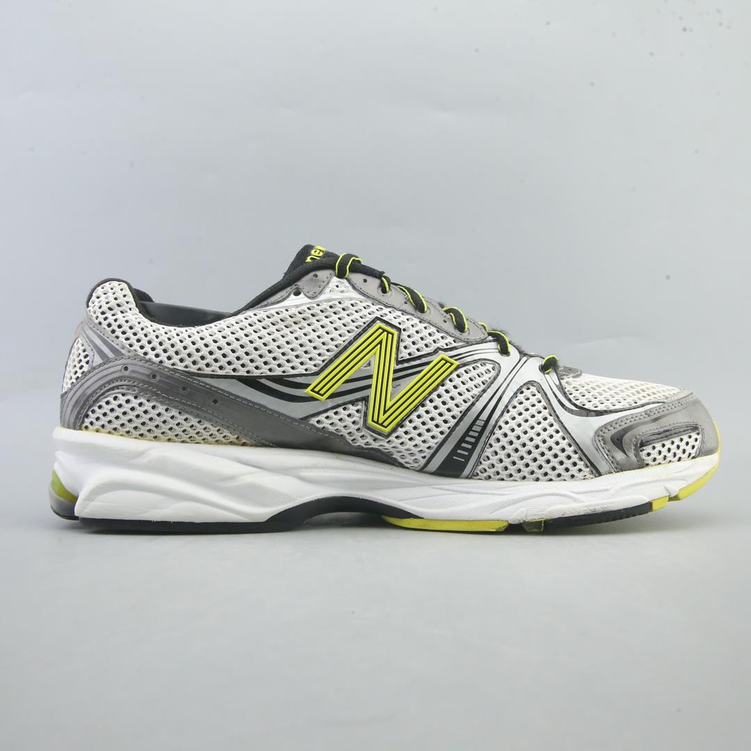 NEW BALANCE 880