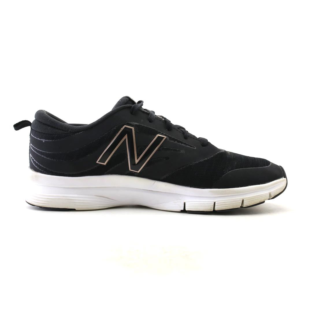 NEW BALANCE 715V2