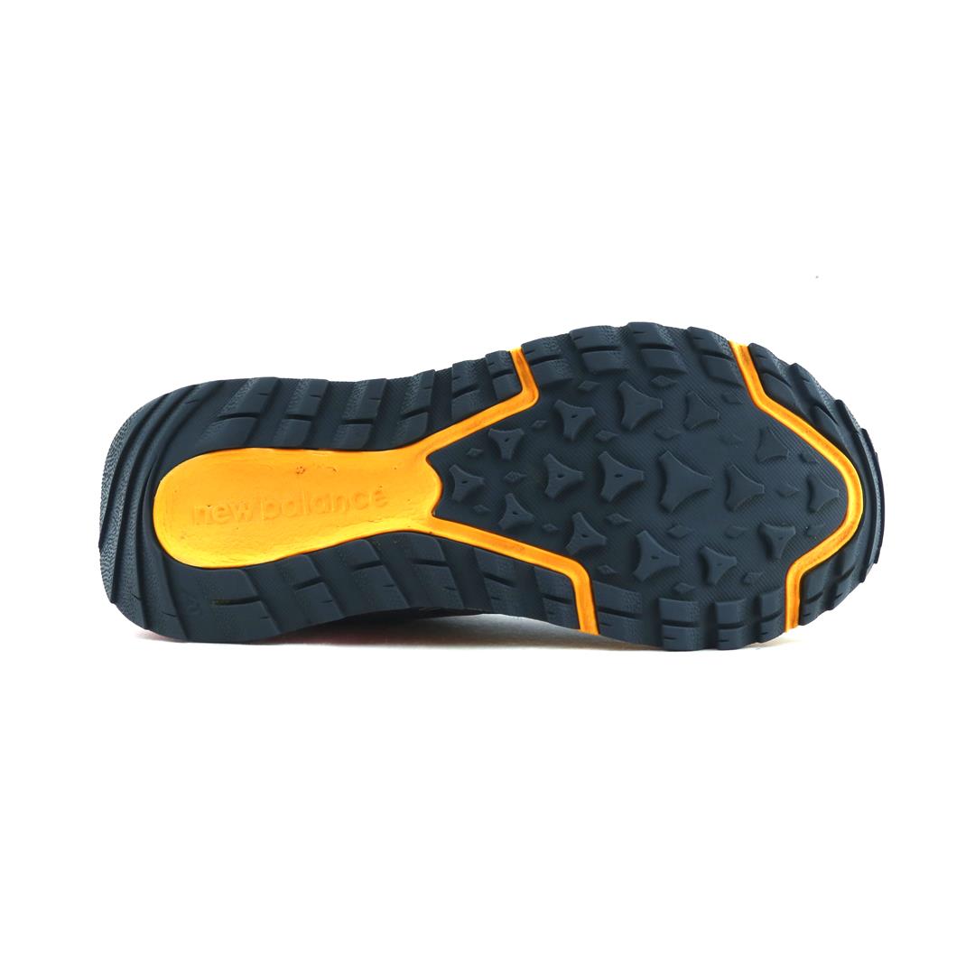 NEW BALANCE 690 AT