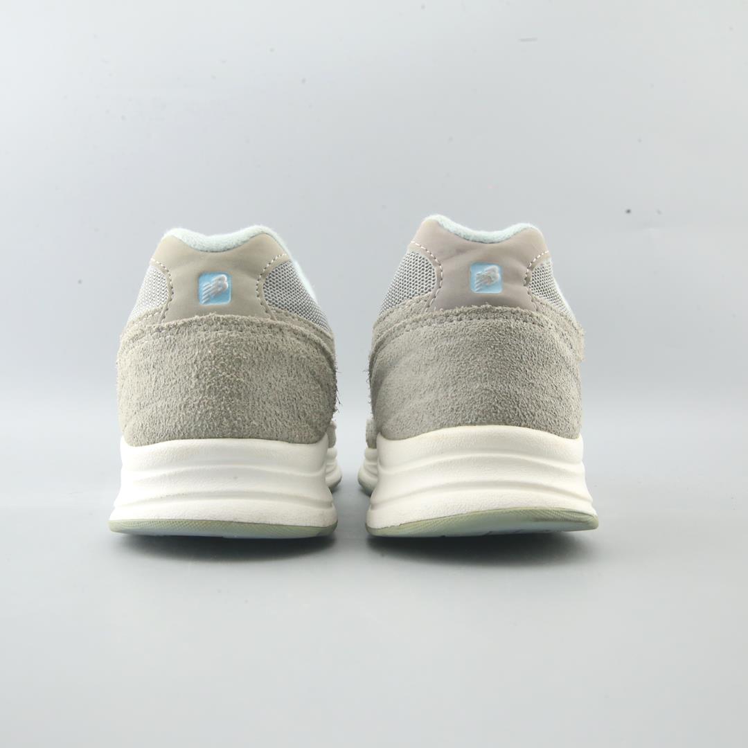 NEW BALANCE 877