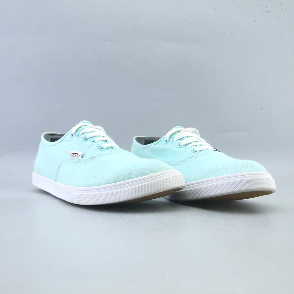 VANS AUTHENTIC