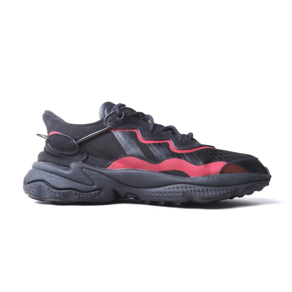 ADIDAS  OZWEEGO