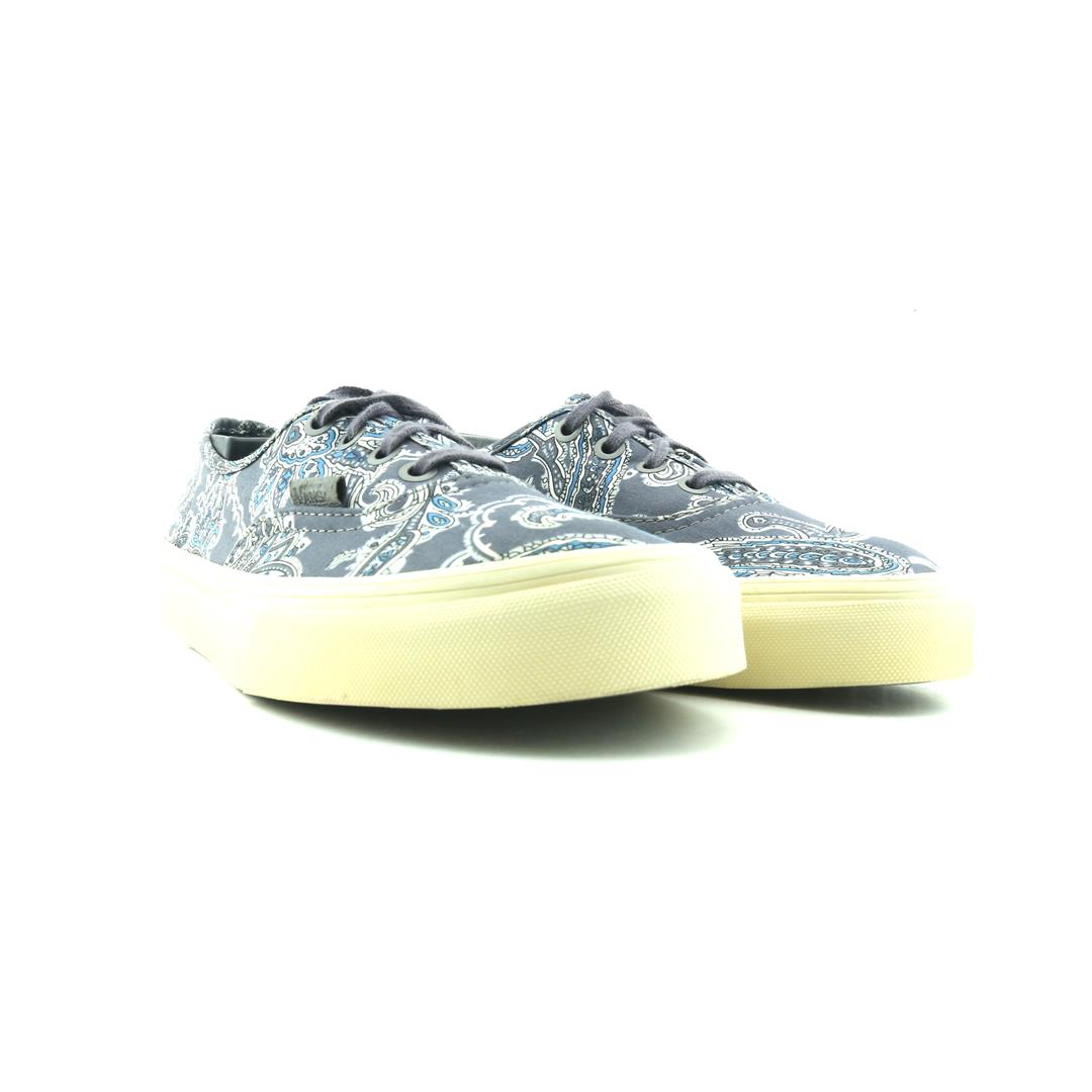 VANS AUTHENTIC