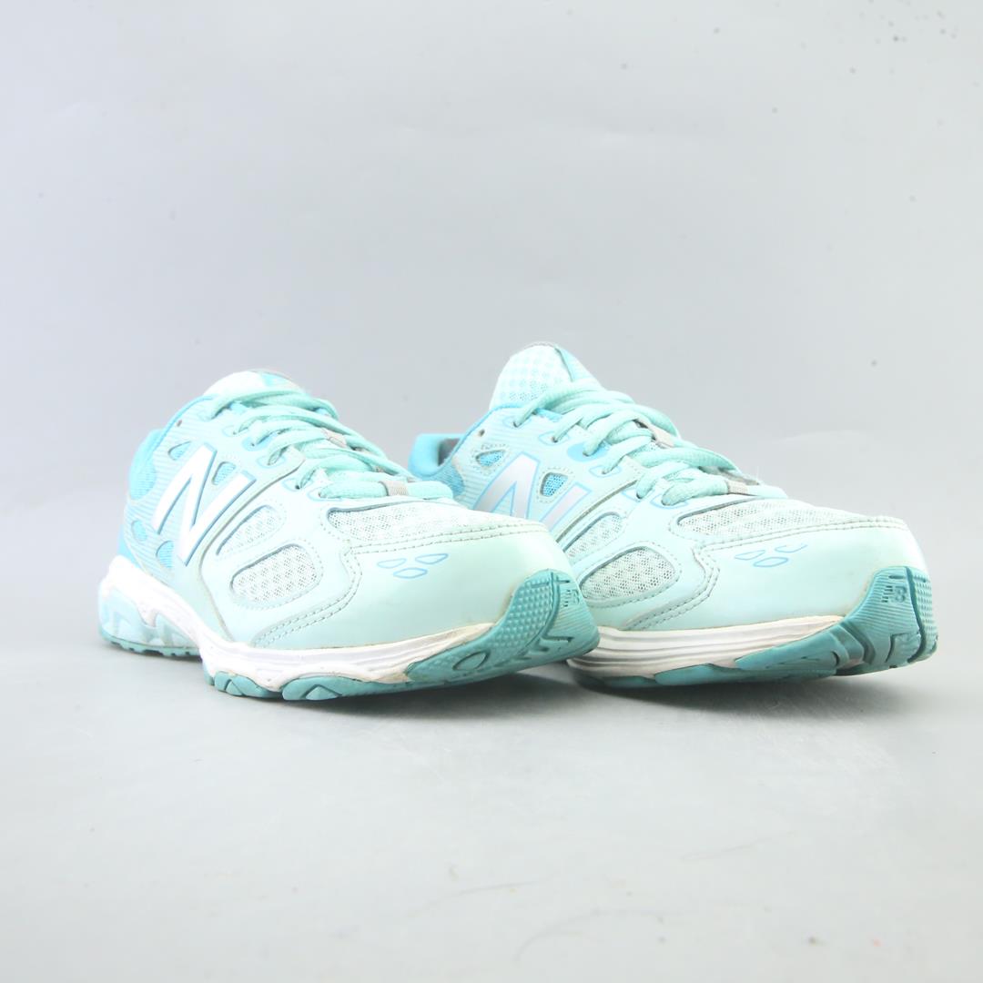 NEW BALANCE 680 V3