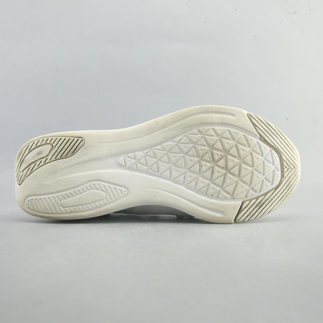 NEW BALANCE DYNASOFT BEAYA  V1