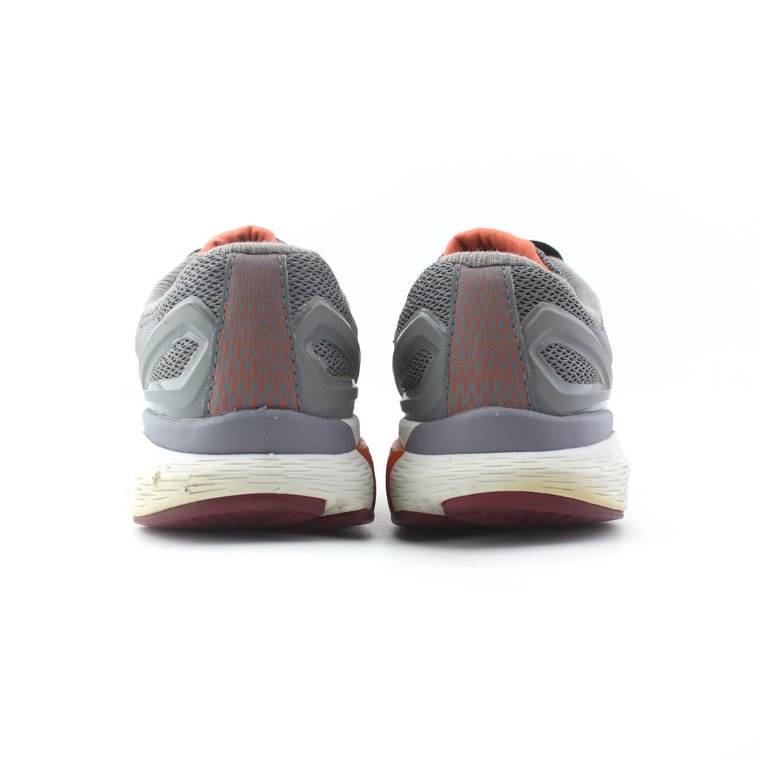 NEW BALANCE 1865 V1
