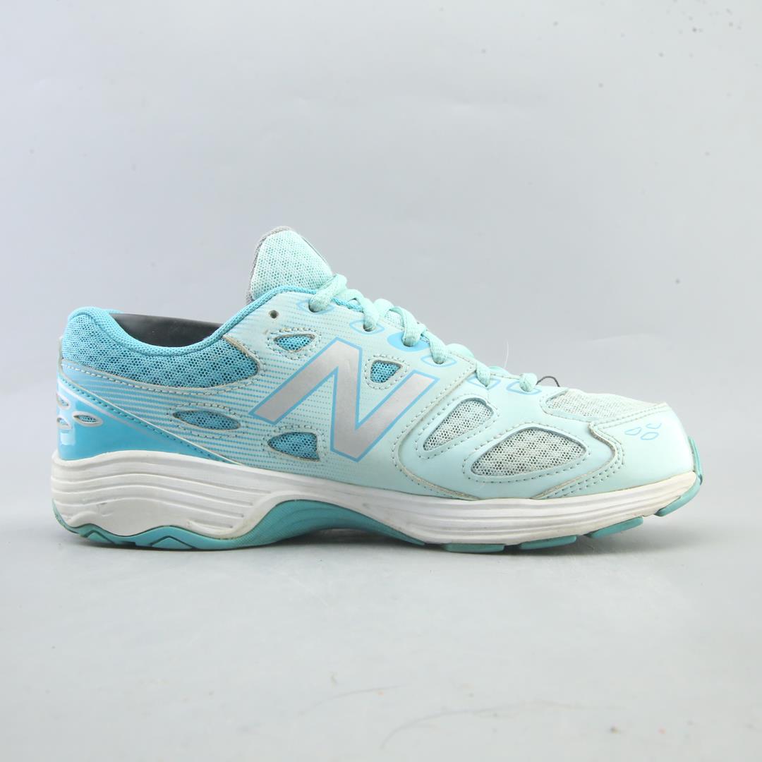 NEW BALANCE 680 V3