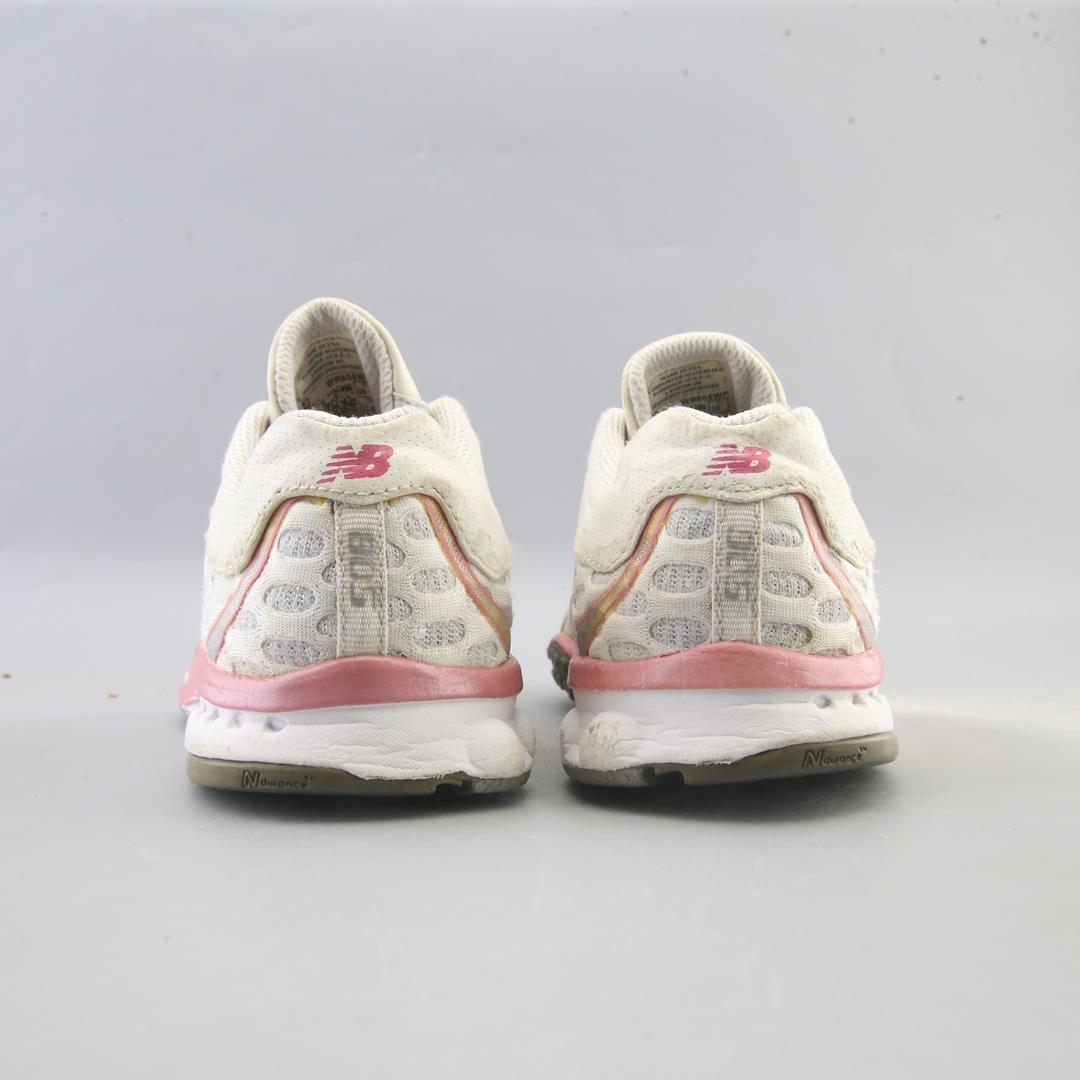 NEW BALANCE 805