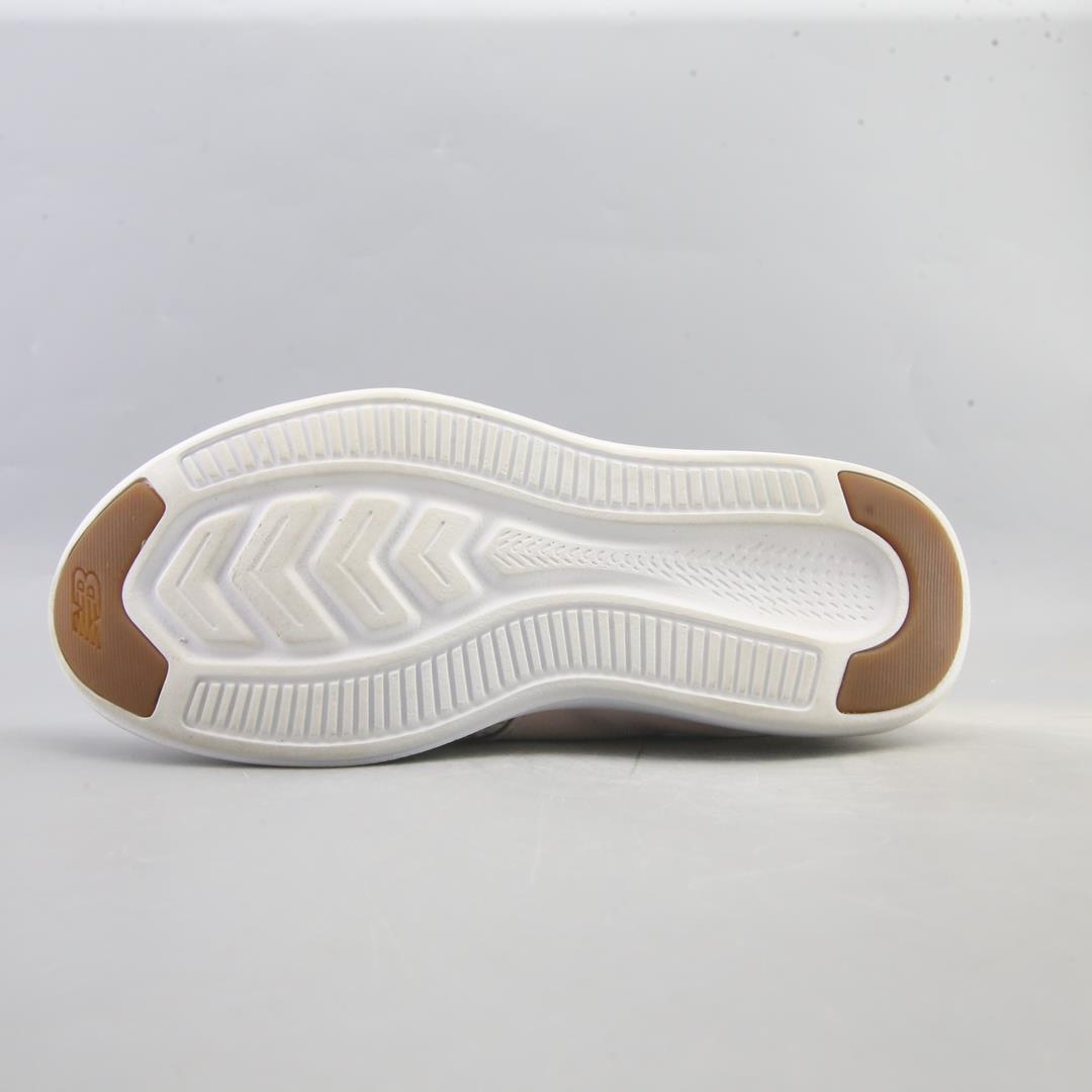 NEW BALANCE FUELCORE COAST V3